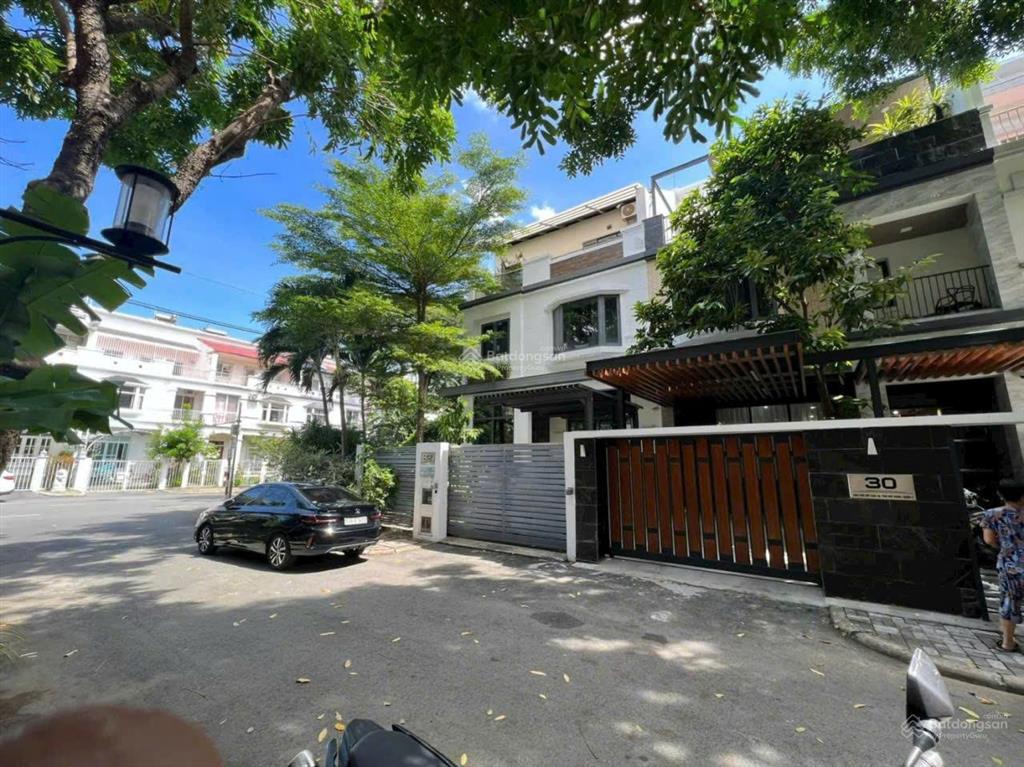 Cho thuê biệt thự 7x18m  nhà 3 tầng  4pn rộng rãi + phòng xông hơi, nhà mới đẹp, nội thất cơ bản
