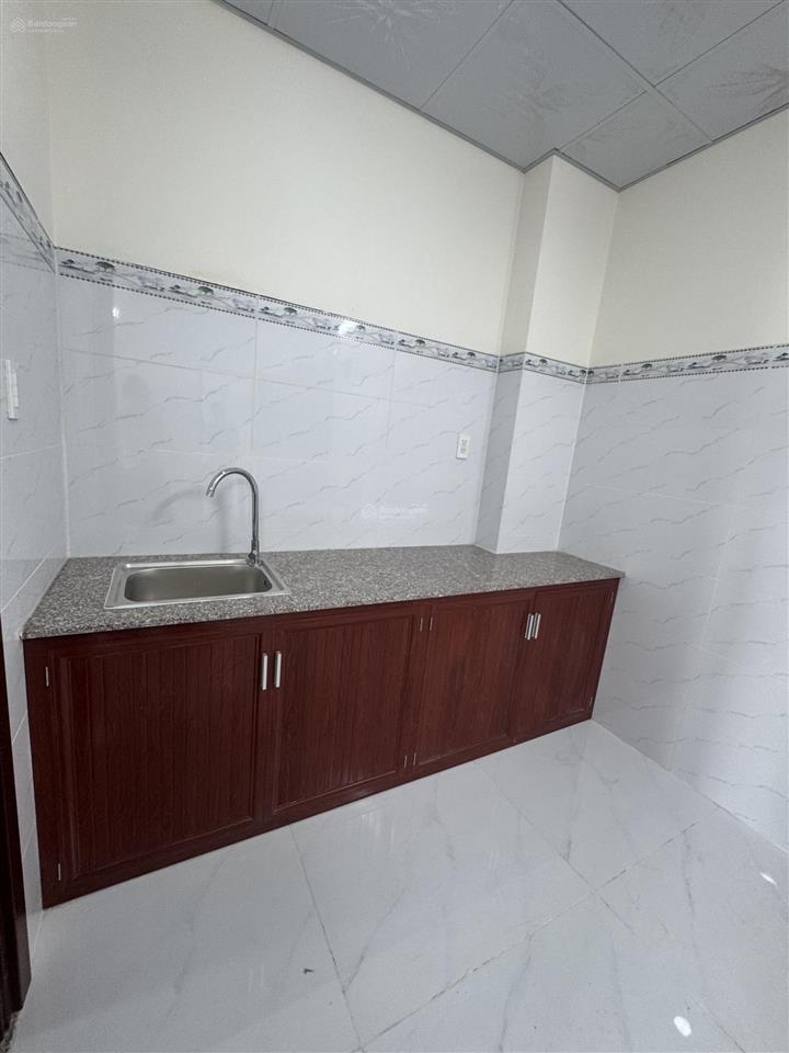 Trống sẵn căn hộ ban công, thang máy full nội thất sát huit và vhu cho nui pet, ko giới hạn người ở