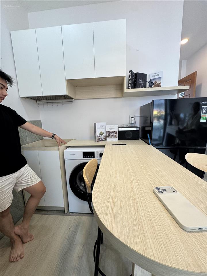 Trống sẵn phòng mới xây full nội thất cửa sổ bự ngay chợ hoa hồ thị kỷ sát ueh phù hợp 2  3 bạn ở