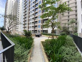 Bán căn hộ 2pn, 2wc tầng 3 có sân vườn 500m2 trước nhà, 77m2, sổ sẵn.