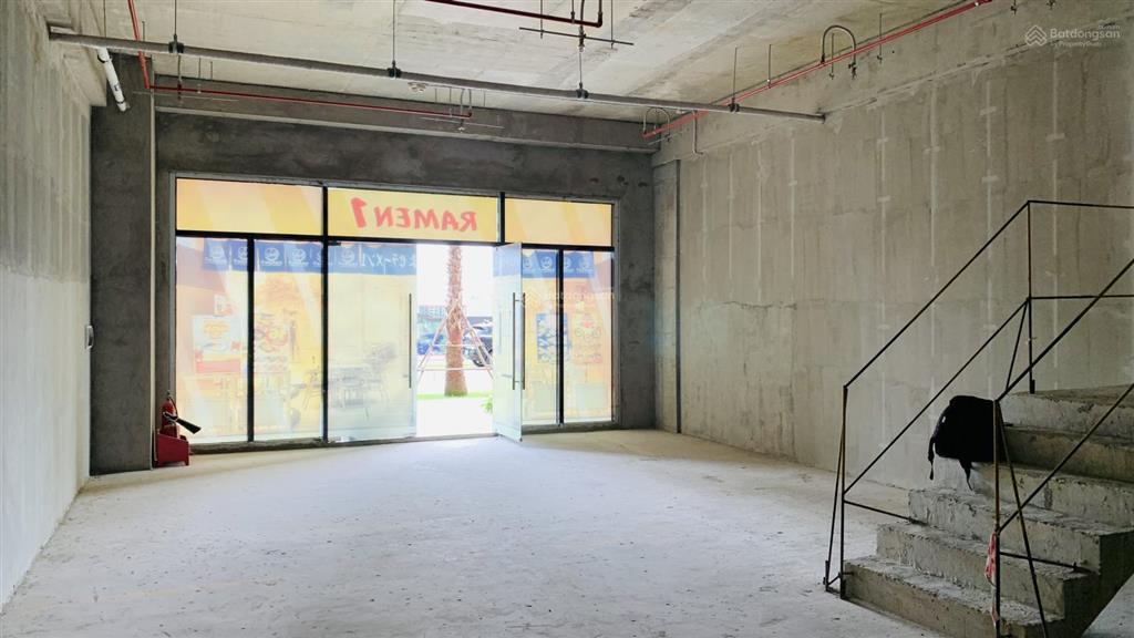 Cho thuê shophouse akari 2 tầng tổng dt 178m2. miễn phí ql, khu dân cư sầm uất