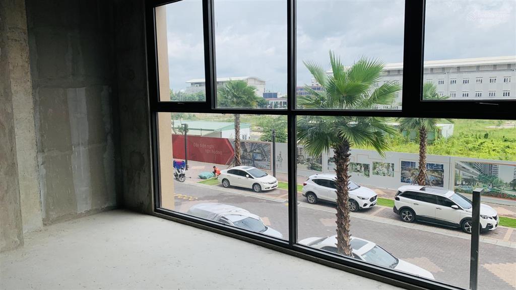 Cho thuê shophouse akari 2 tầng tổng dt 178m2. miễn phí ql, khu dân cư sầm uất