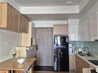 Bán căn 2pn akari, tầng sân vườn, có nội thất. sổ hồng sang tên.