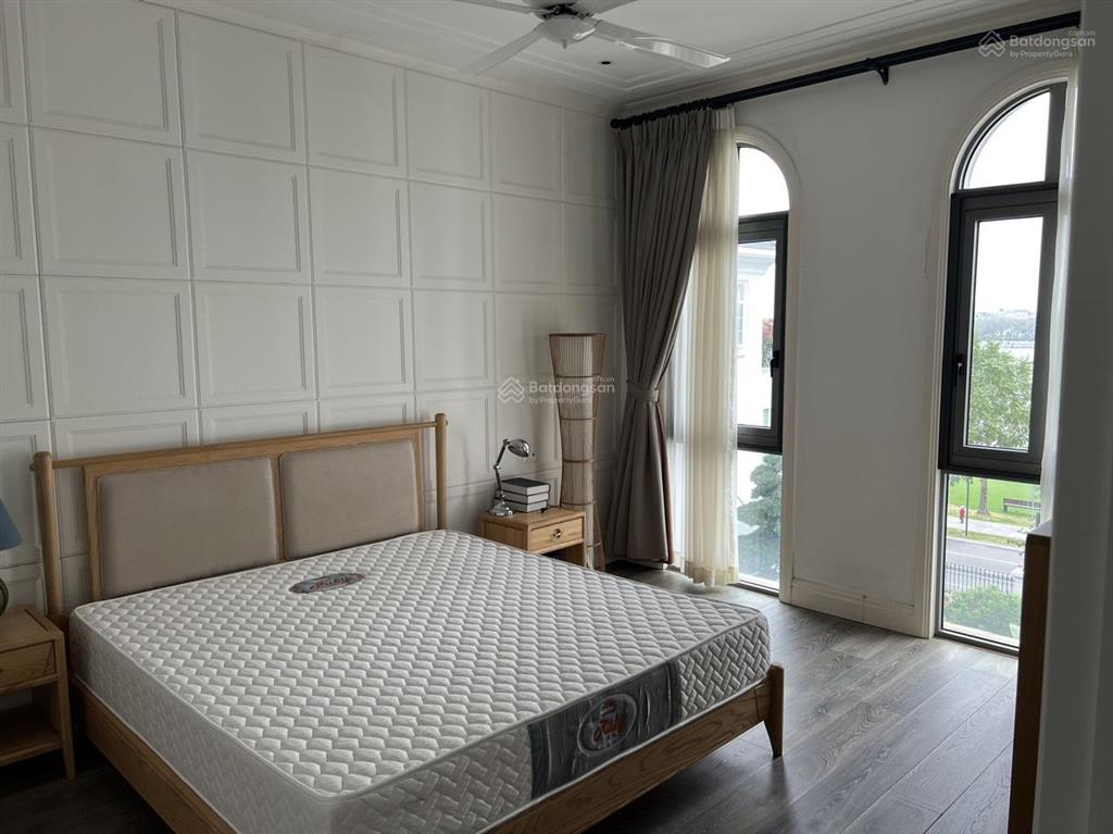 Cho thuê bt 96m2 tại vinhomes the harmony, long biên, gần trường vinschool và hồ 12ha. giá 33 tr