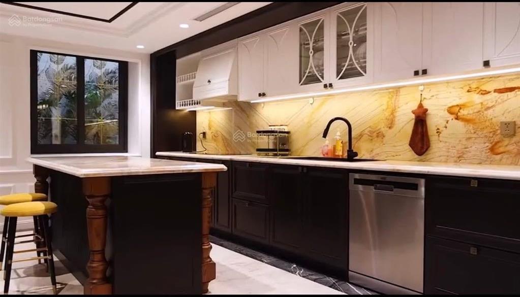 Cho thuê gấp bt đơn lập 480m2 vinhomes riverside 5pn, đầy đủ nội thất, nhà mới