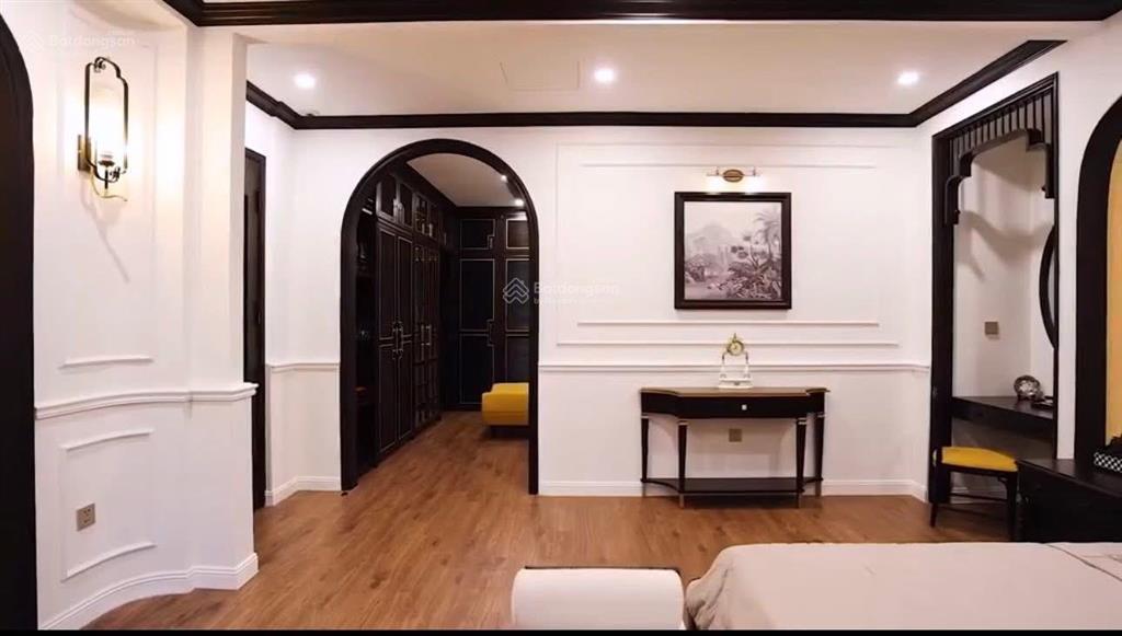 Cho thuê gấp bt đơn lập 480m2 vinhomes riverside 5pn, đầy đủ nội thất, nhà mới