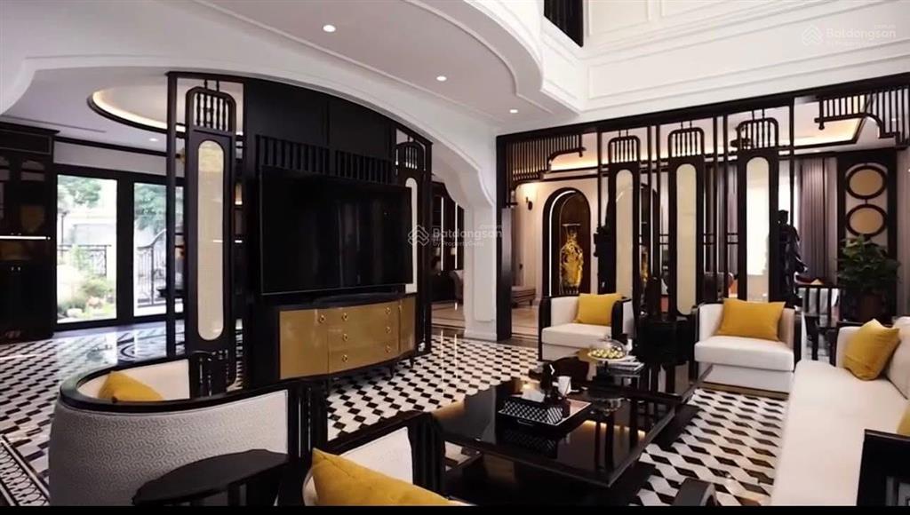 Cho thuê gấp bt đơn lập 480m2 vinhomes riverside 5pn, đầy đủ nội thất, nhà mới