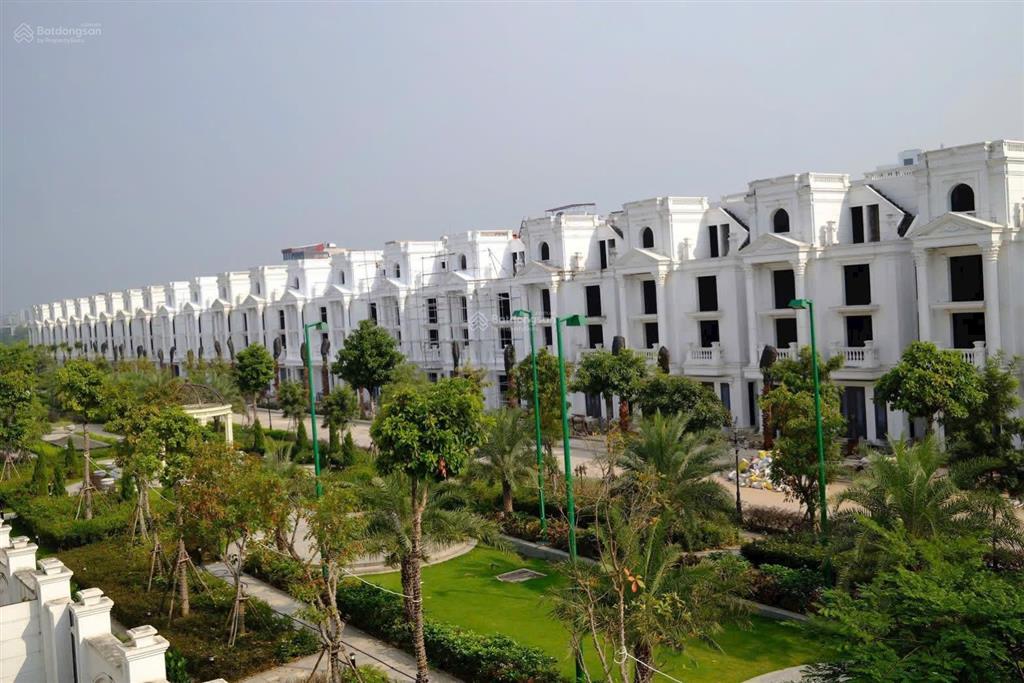 Bán lại suất ngoại giao bt đơn lập 221m, xây 500m sàn, view vườn hoa, him lam long biên