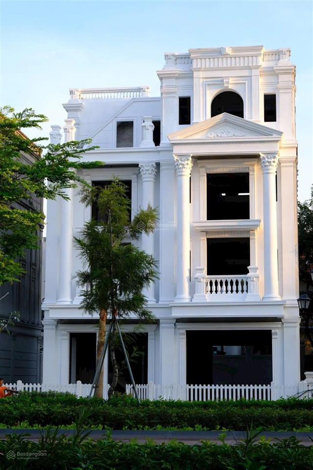 Bán lại suất ngoại giao bt đơn lập 221m, xây 500m sàn, view vườn hoa, him lam long biên