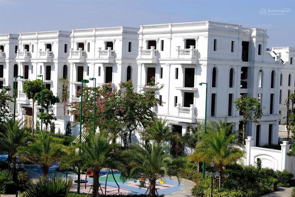 Bán lại suất ngoại giao bt đơn lập 221m, xây 500m sàn, view vườn hoa, him lam long biên