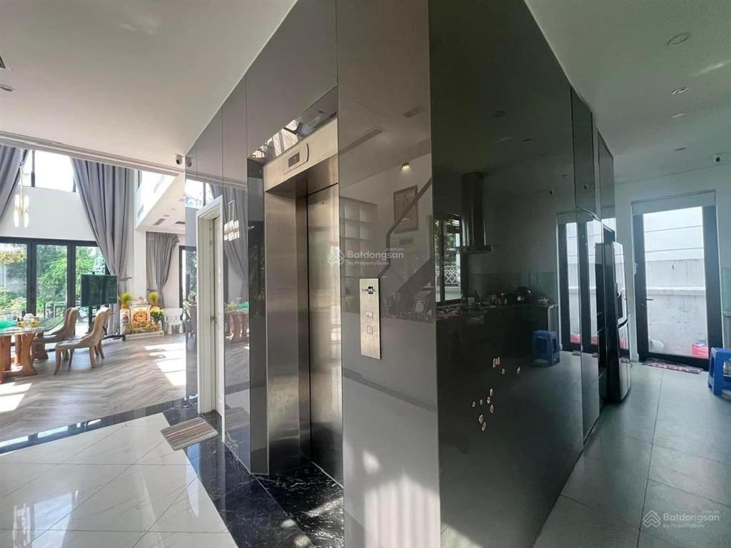 Cho thuê bt hoa sữa 340m2, hoàn thiện đẹp, đường thông thoáng, full nội thất, giá 55 triệu/tháng