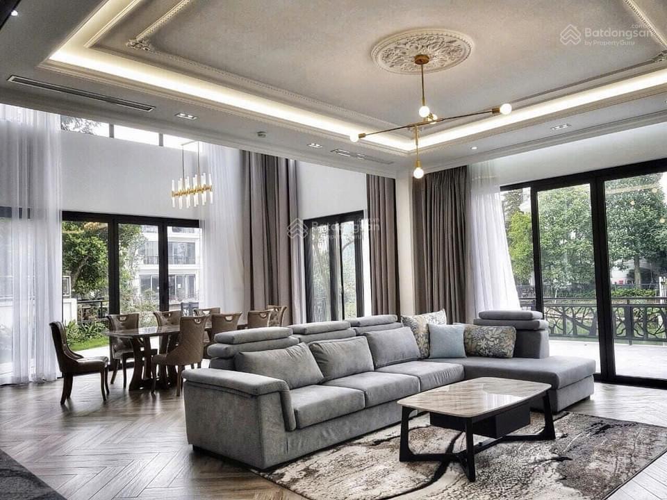 Cho thuê bt hoa sữa 340m2, hoàn thiện đẹp, đường thông thoáng, full nội thất, giá 55 triệu/tháng