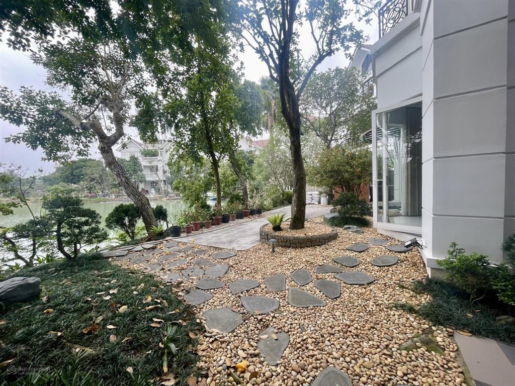 Chính chủ gửi cho thuê gấp bt bằng lăng 500m2, nhà mới, 4pn, 5wc, ngã ba sông.  0944 401 ***