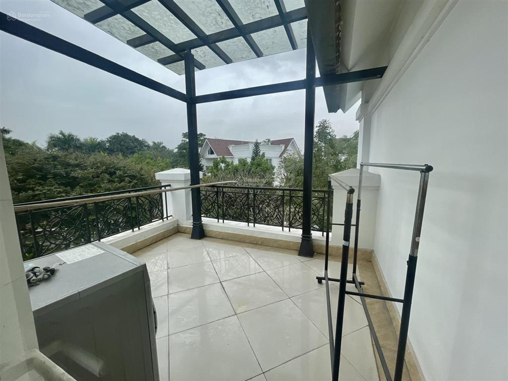Chính chủ gửi cho thuê gấp bt bằng lăng 500m2, nhà mới, 4pn, 5wc, ngã ba sông.  0944 401 ***