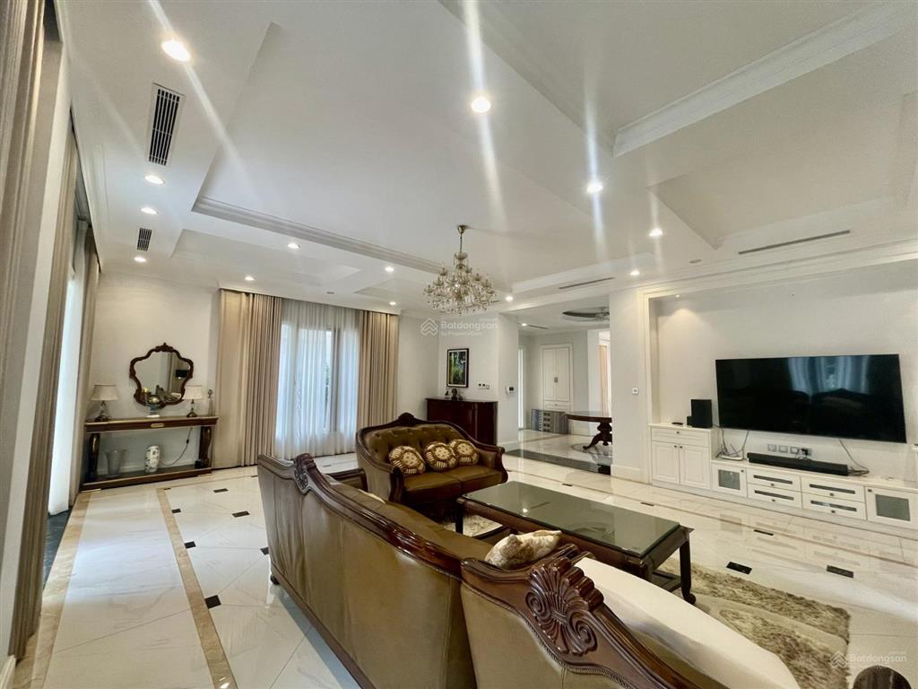 Chính chủ gửi cho thuê gấp bt bằng lăng 500m2, nhà mới, 4pn, 5wc, ngã ba sông.  0944 401 ***
