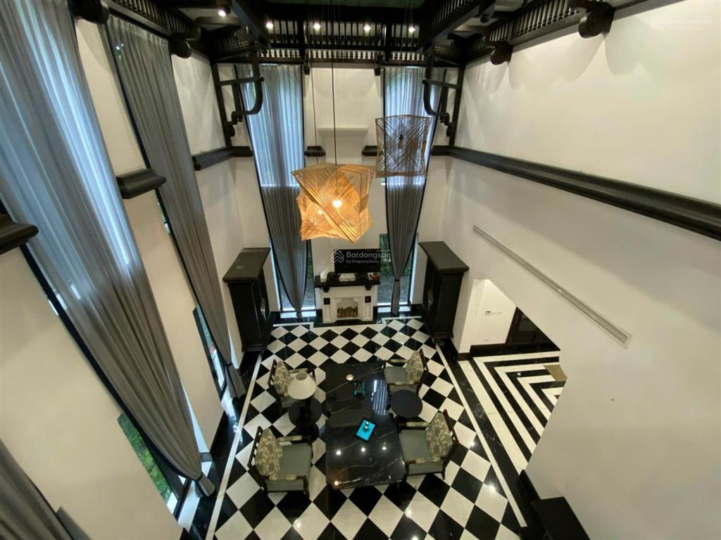 Cho thuê gấp bt hoa phượng 400m2, indochine giá 55tr/tháng, có sông và hầm, gần almaz và trường bis