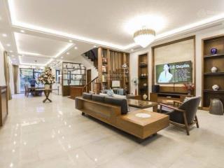 Cho thuê bt đơn lập 300m2 hoa sữa, 4pn, có hầm giá 50tr/tháng, có thương lượng.  0944 401 ***