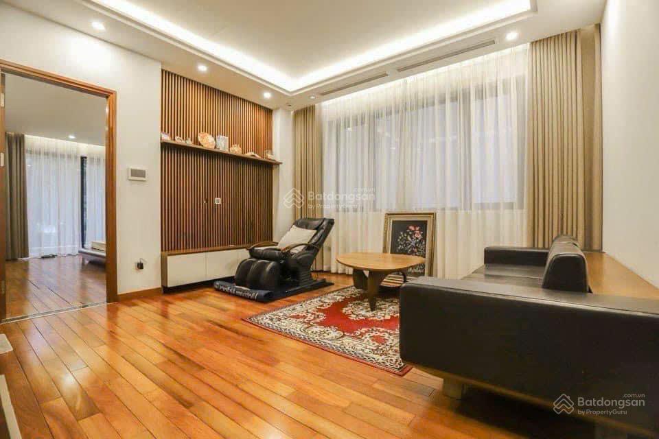 Cho thuê bt đơn lập 300m2 hoa sữa, 4pn, có hầm giá 50tr/tháng, có thương lượng.  0944 401 ***