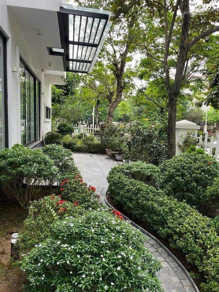 Cho thuê biệt thự 300m² vinhomes riverside 40tr/tháng view sông nội khu có thang máy