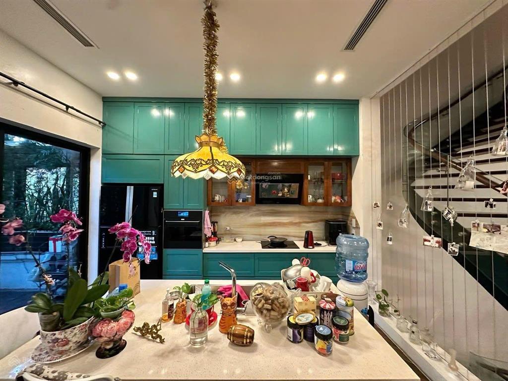 Chính chủ cho thuê bt hoa lan vinhomes riverside 300m2, đủ nội thất, giá 42 triệu.  0944 401 ***