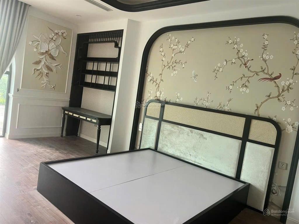 Cho thuê bt đơn lập 600m2 bằng lăng, đủ nội thất. có thang máy, giá 100tr/tháng  0944 401 ***
