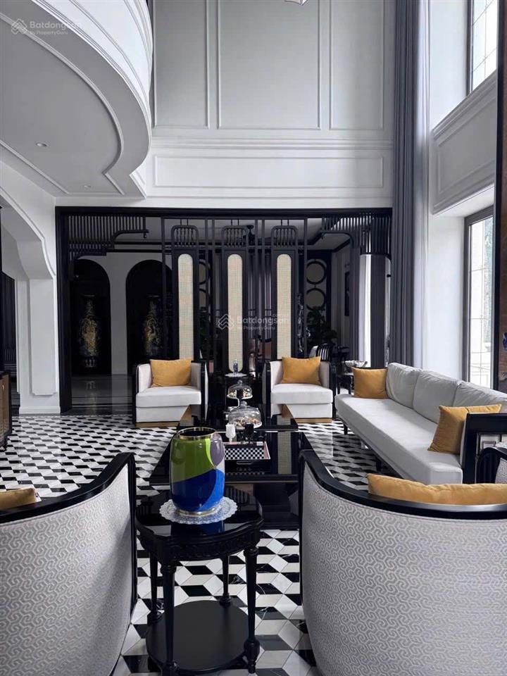 Cho thuê bt đơn lập 600m2 bằng lăng, đủ nội thất. có thang máy, giá 100tr/tháng  0944 401 ***