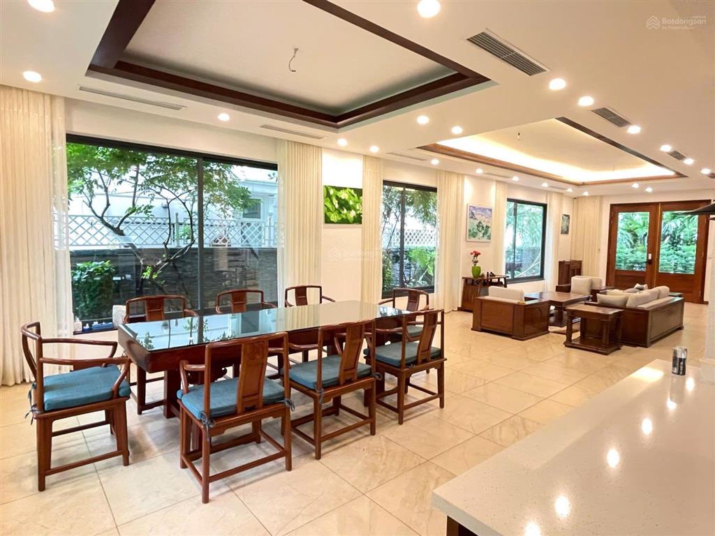 Cho thuê bt đơn lập 300m2 hoa phượng vinhomes riverside, giá 50tr có thương lượng.  0944 401 ***