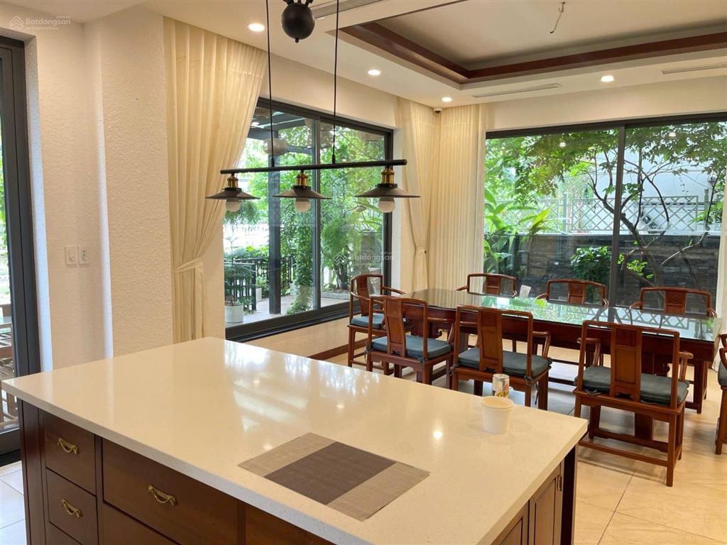 Cho thuê bt đơn lập 300m2 hoa phượng vinhomes riverside, giá 50tr có thương lượng.  0944 401 ***