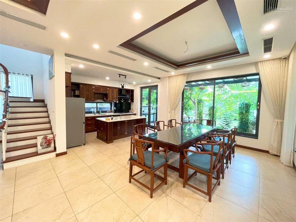 Cho thuê bt đơn lập 300m2 hoa phượng vinhomes riverside, giá 50tr có thương lượng.  0944 401 ***