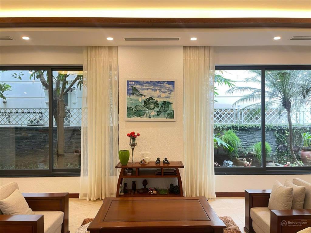 Cho thuê bt đơn lập 300m2 hoa phượng vinhomes riverside, giá 50tr có thương lượng.  0944 401 ***