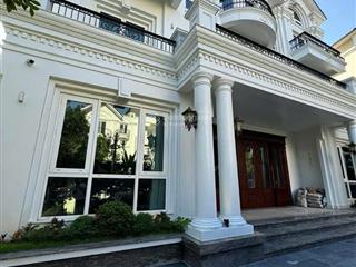 Cho thuê nhanh bt đơn lập 550m2, hoa sữa vinhomes riverside, giá 90tr đủ nội thất.  0944 401 ***