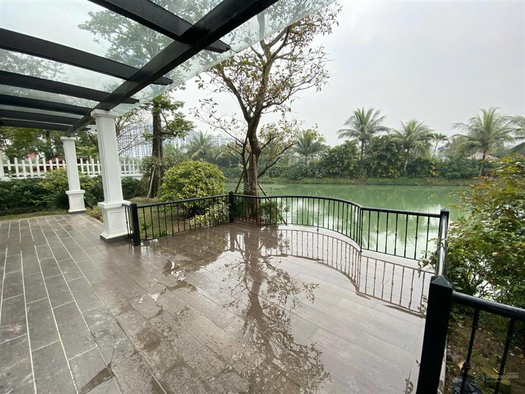 Cho thuê bt bằng lăng 550m2 vinhomes riverside, giá 80tr/tháng nhà mới hoàn thiện.  0944 401 ***