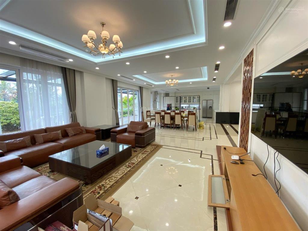 Cho thuê bt bằng lăng 550m2 vinhomes riverside, giá 80tr/tháng nhà mới hoàn thiện.  0944 401 ***