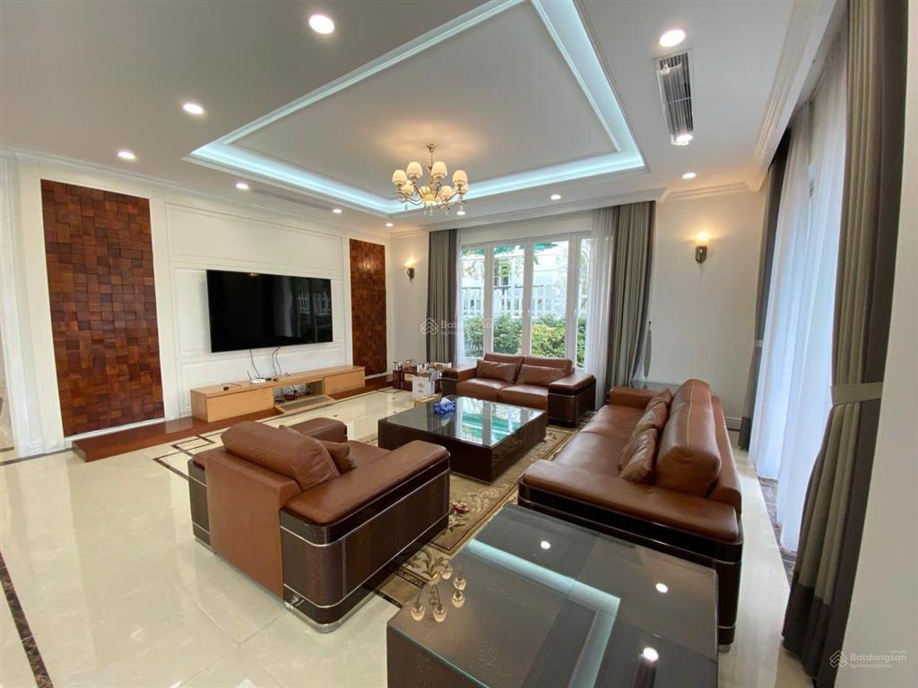 Cho thuê bt bằng lăng 550m2 vinhomes riverside, giá 80tr/tháng nhà mới hoàn thiện.  0944 401 ***