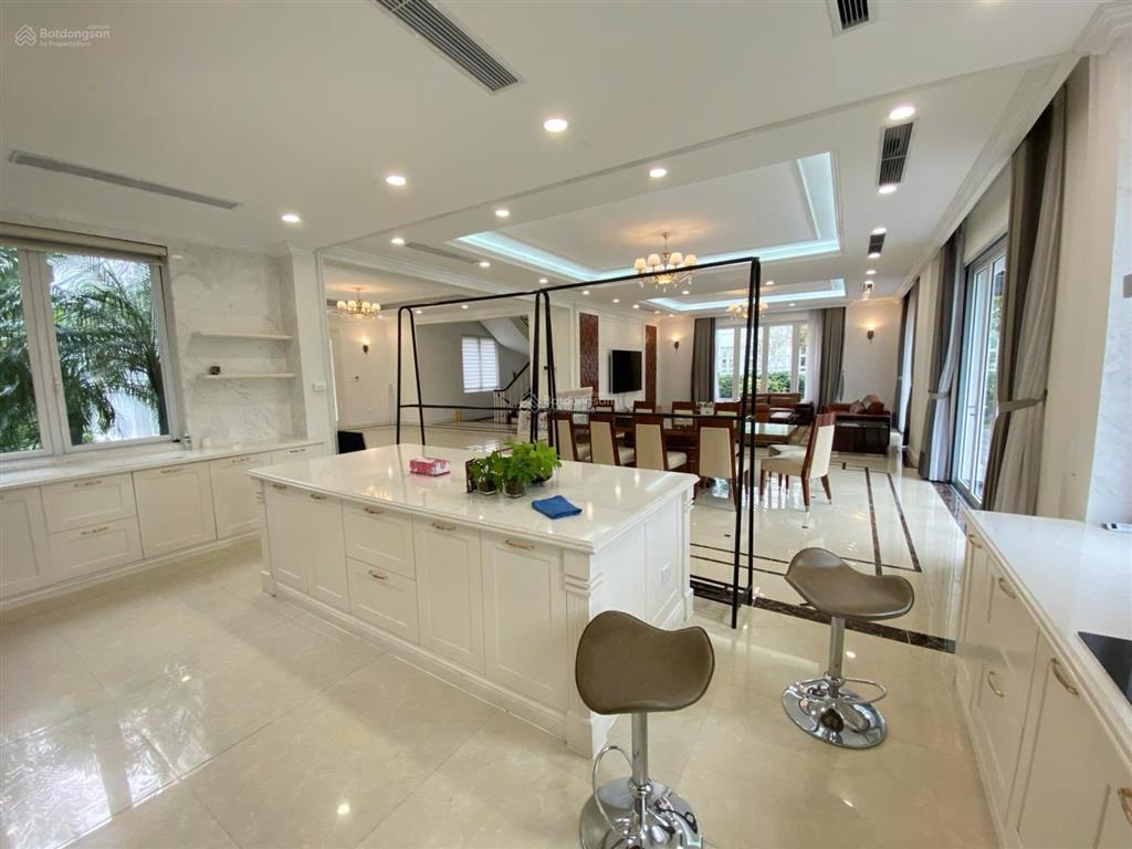 Cho thuê bt bằng lăng 550m2 vinhomes riverside, giá 80tr/tháng nhà mới hoàn thiện.  0944 401 ***