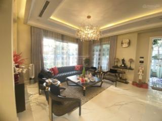 Cho thuê gấp bt góc hoa sữa 300m2 có thang máy, đầy đủ nội thất, gần trường bis.  0944 401 ***
