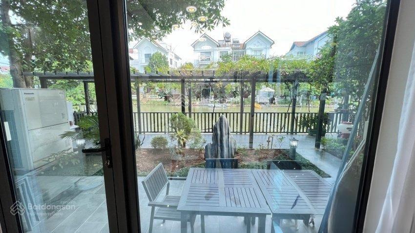 Cho thuê nhanh căn bt 200m2 vinhomes harmony, gần hồ. giá 40 triệu. đủ nội thất.  0944 401 ***