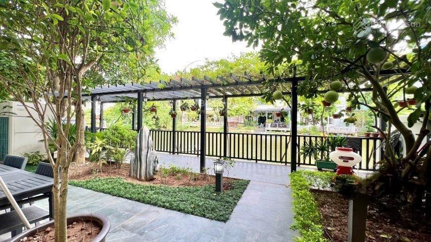 Cho thuê nhanh căn bt 200m2 vinhomes harmony, gần hồ. giá 40 triệu. đủ nội thất.  0944 401 ***