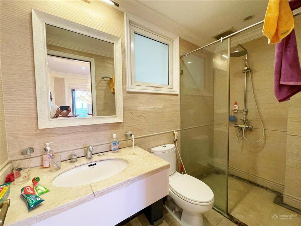 Cho thuê bt song lập hoa sữa 250m2, giá 46trieu, đường to, sông rộng, đủ nội thất. 0944 401 ***