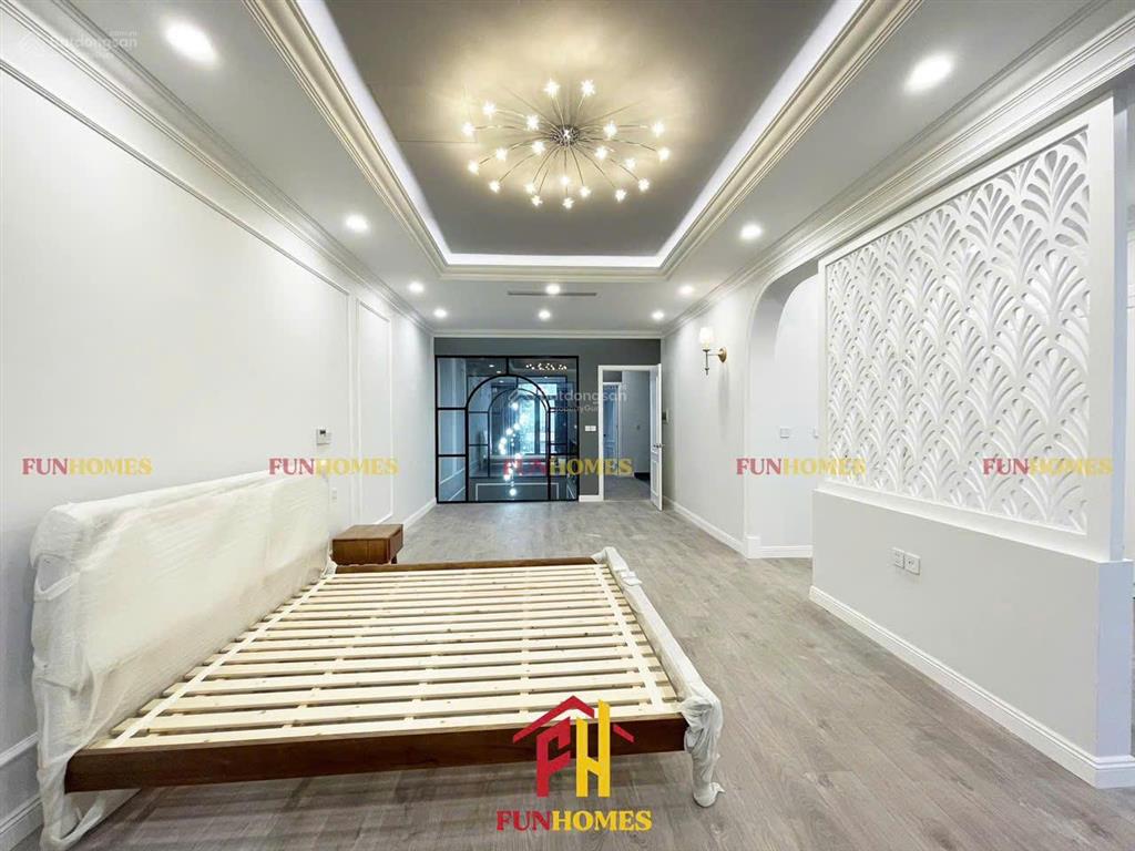 Cho thuê bt 200m2 vinhomes harmony, giá 40tr/tháng, có thang máy, vườn hoa trước nhà