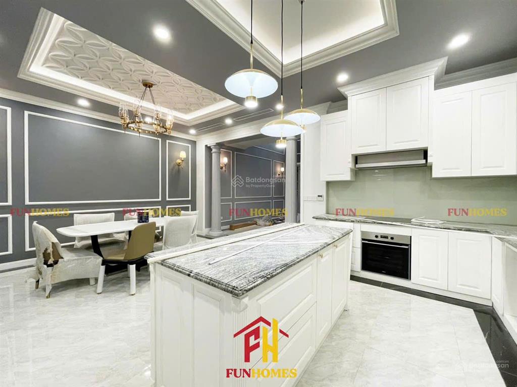 Cho thuê bt 200m2 vinhomes harmony, giá 40tr/tháng, có thang máy, vườn hoa trước nhà
