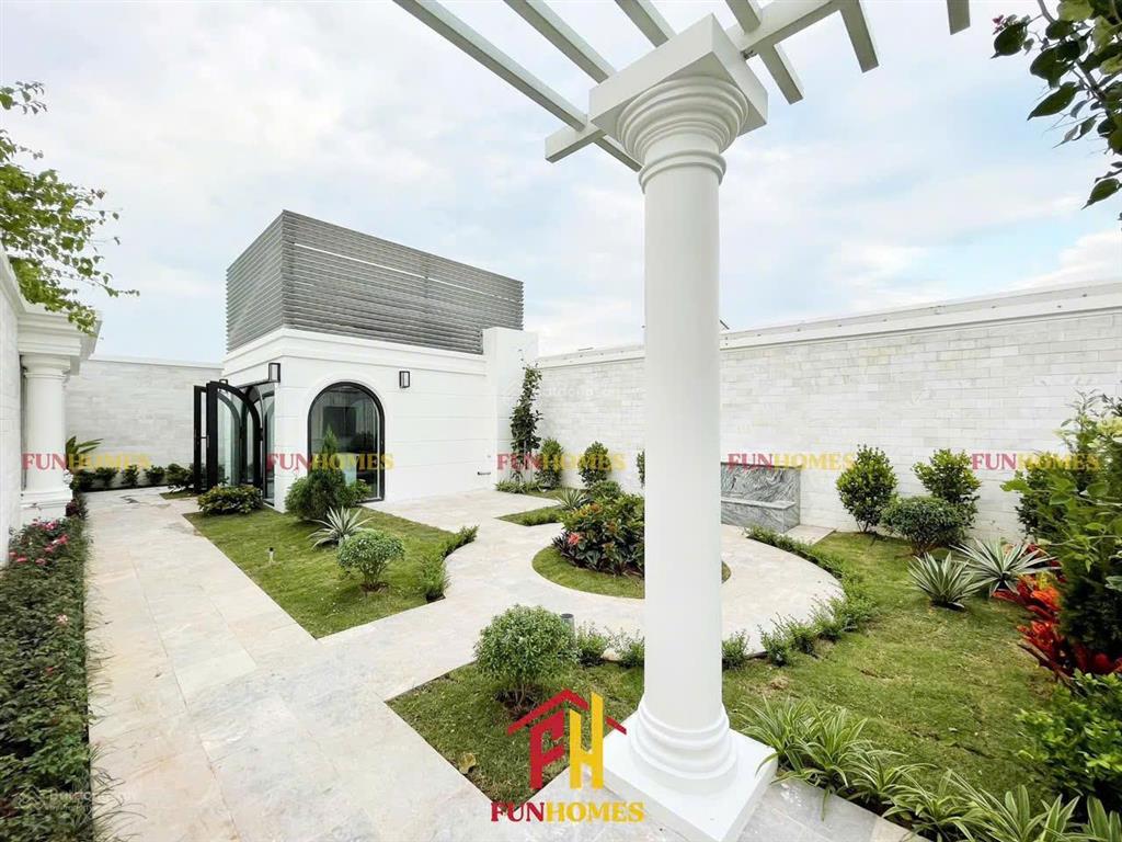 Cho thuê bt 200m2 vinhomes harmony, giá 40tr/tháng, có thang máy, vườn hoa trước nhà