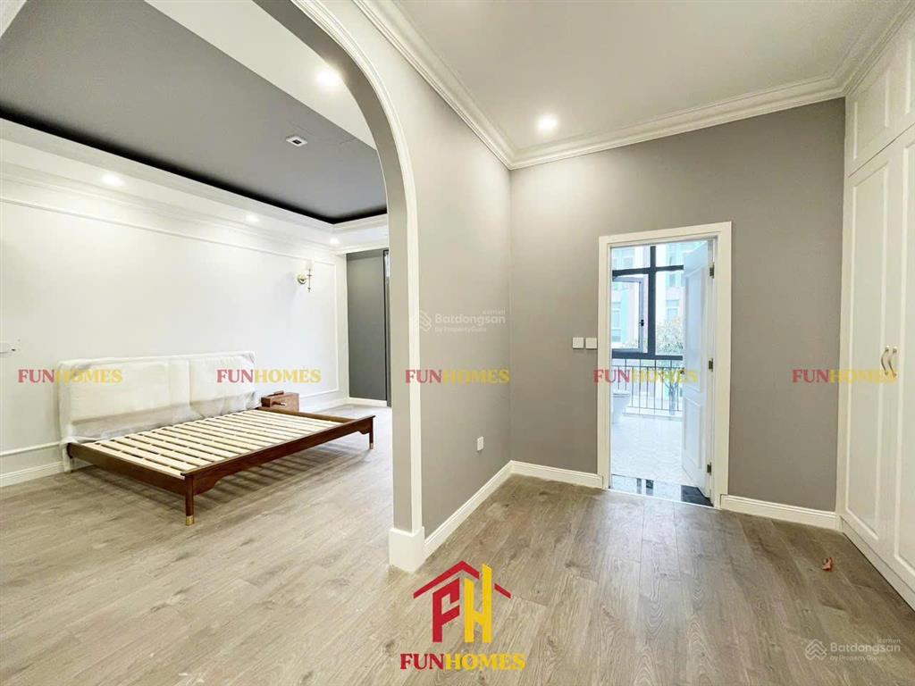 Cho thuê bt 200m2 vinhomes harmony, giá 40tr/tháng, có thang máy, vườn hoa trước nhà