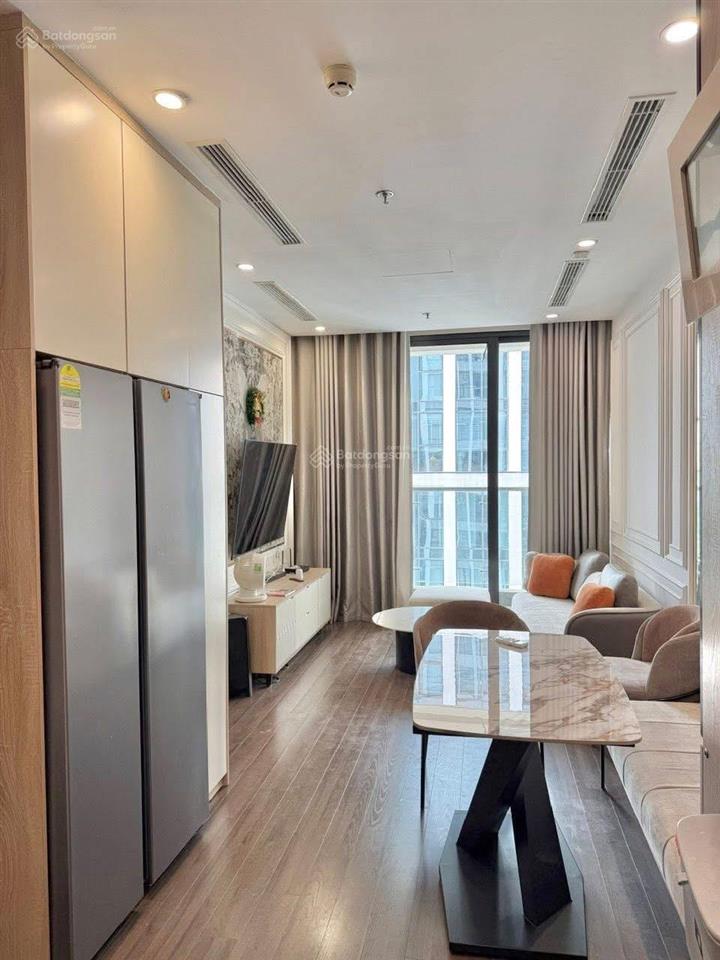 Cho thuê gấp căn 2pn2wc vinhomes symphony. dt 65m2, đầy đủ nội thất giá 14tr/tháng