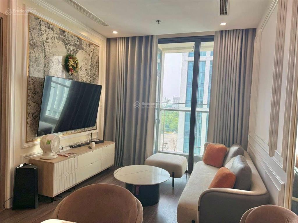 Cho thuê gấp căn 2pn2wc vinhomes symphony. dt 65m2, đầy đủ nội thất giá 14tr/tháng
