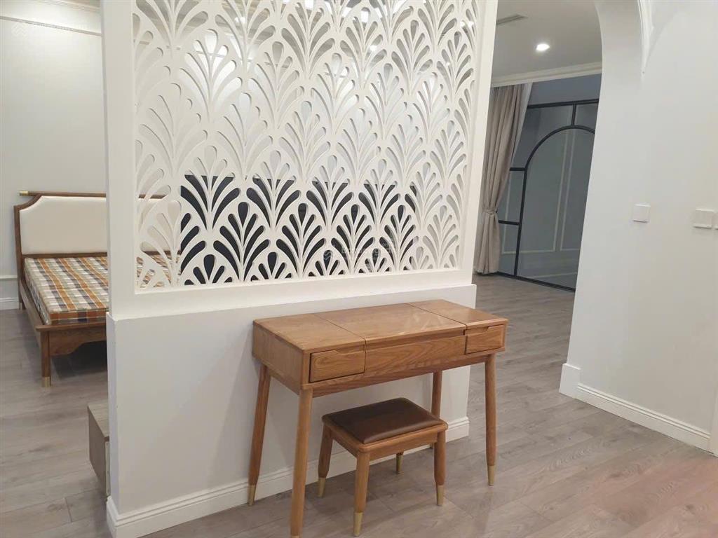 Cho thuê gấp bt vinhomes harmony. diện tích 168m2 nhà mới, có thang máy. gần công viên, trường học