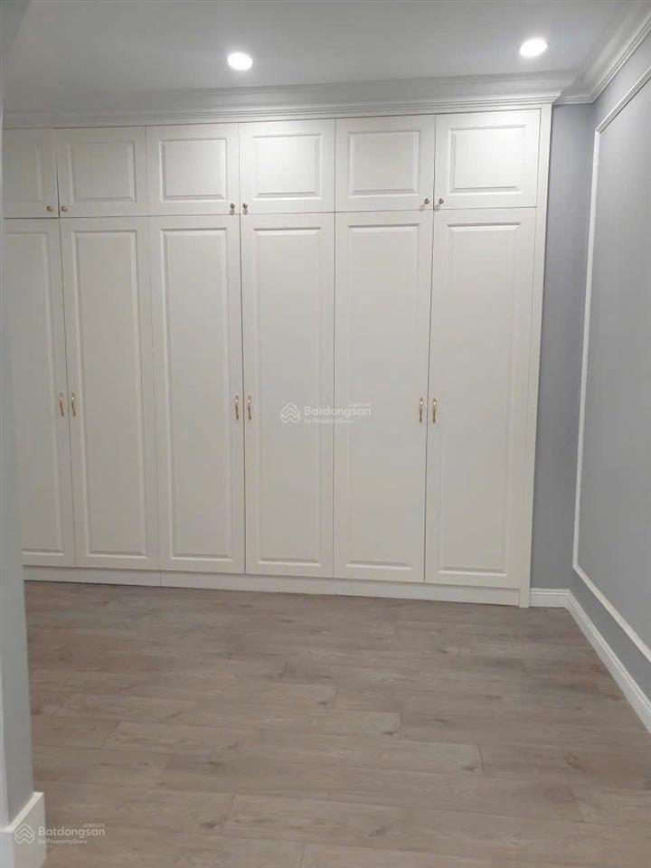 Cho thuê gấp bt vinhomes harmony. diện tích 168m2 nhà mới, có thang máy. gần công viên, trường học