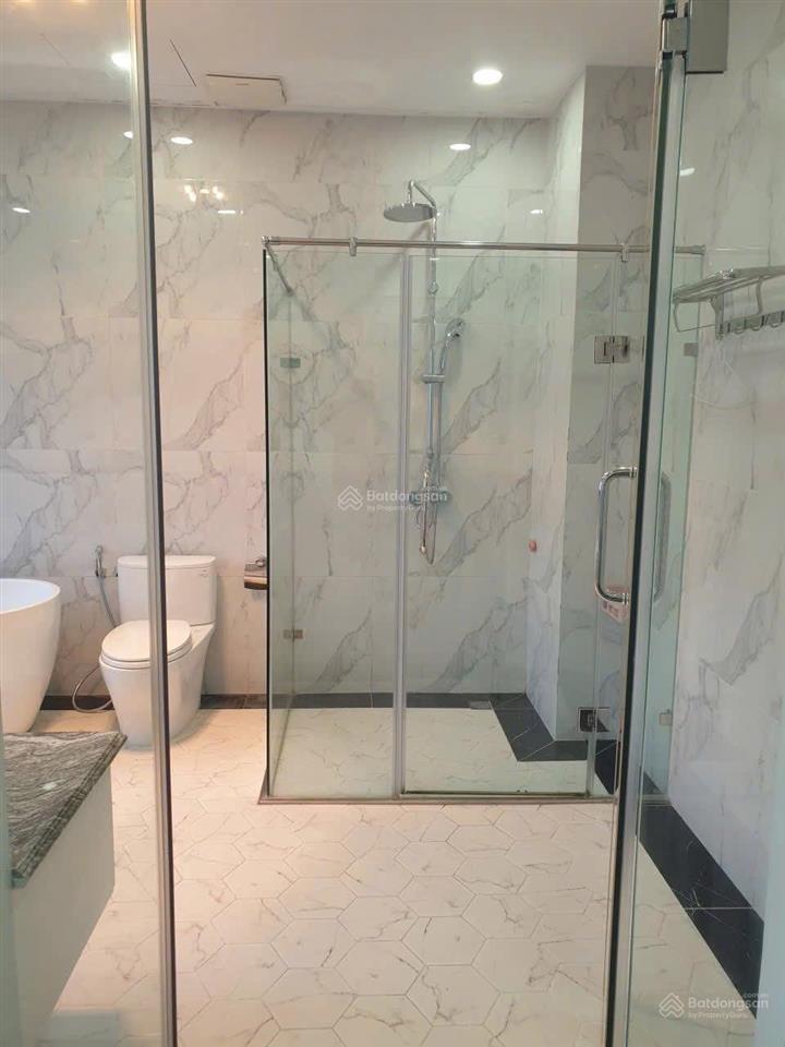 Cho thuê gấp bt vinhomes harmony. diện tích 168m2 nhà mới, có thang máy. gần công viên, trường học