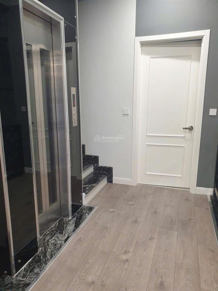 Cho thuê gấp bt vinhomes harmony. diện tích 168m2 nhà mới, có thang máy. gần công viên, trường học