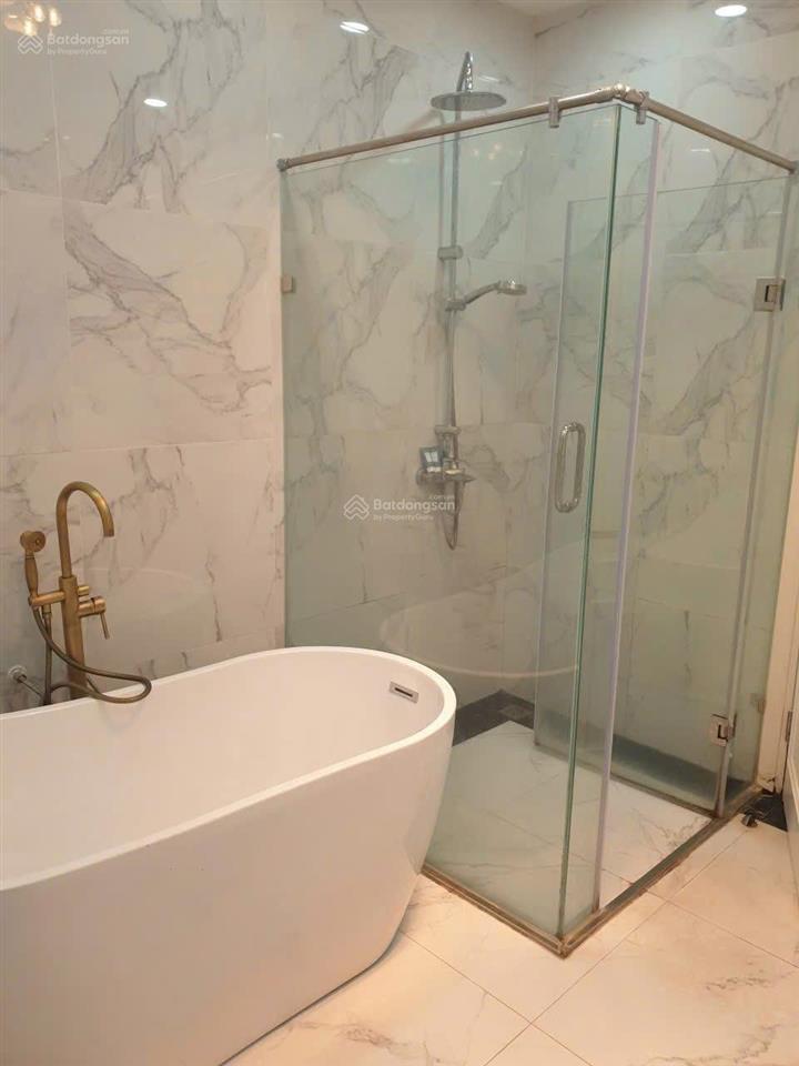 Cho thuê gấp bt vinhomes harmony. diện tích 168m2 nhà mới, có thang máy. gần công viên, trường học